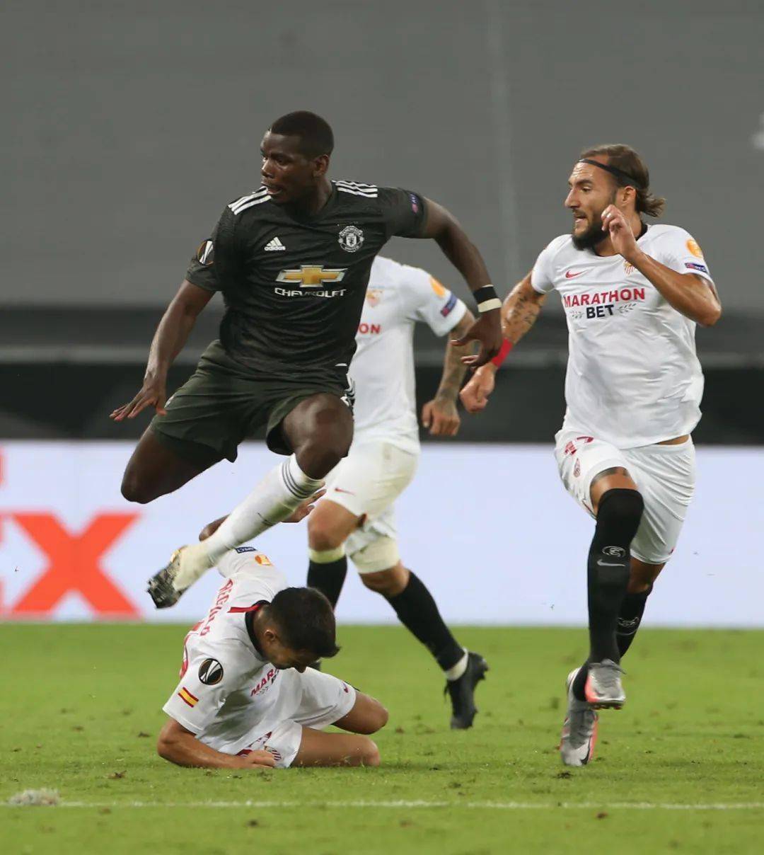 开云体育-包含转会期突围战来临；多伦多猛龙围绕欧超杯状态回暖；悬念犹存；细节决定成败的词条