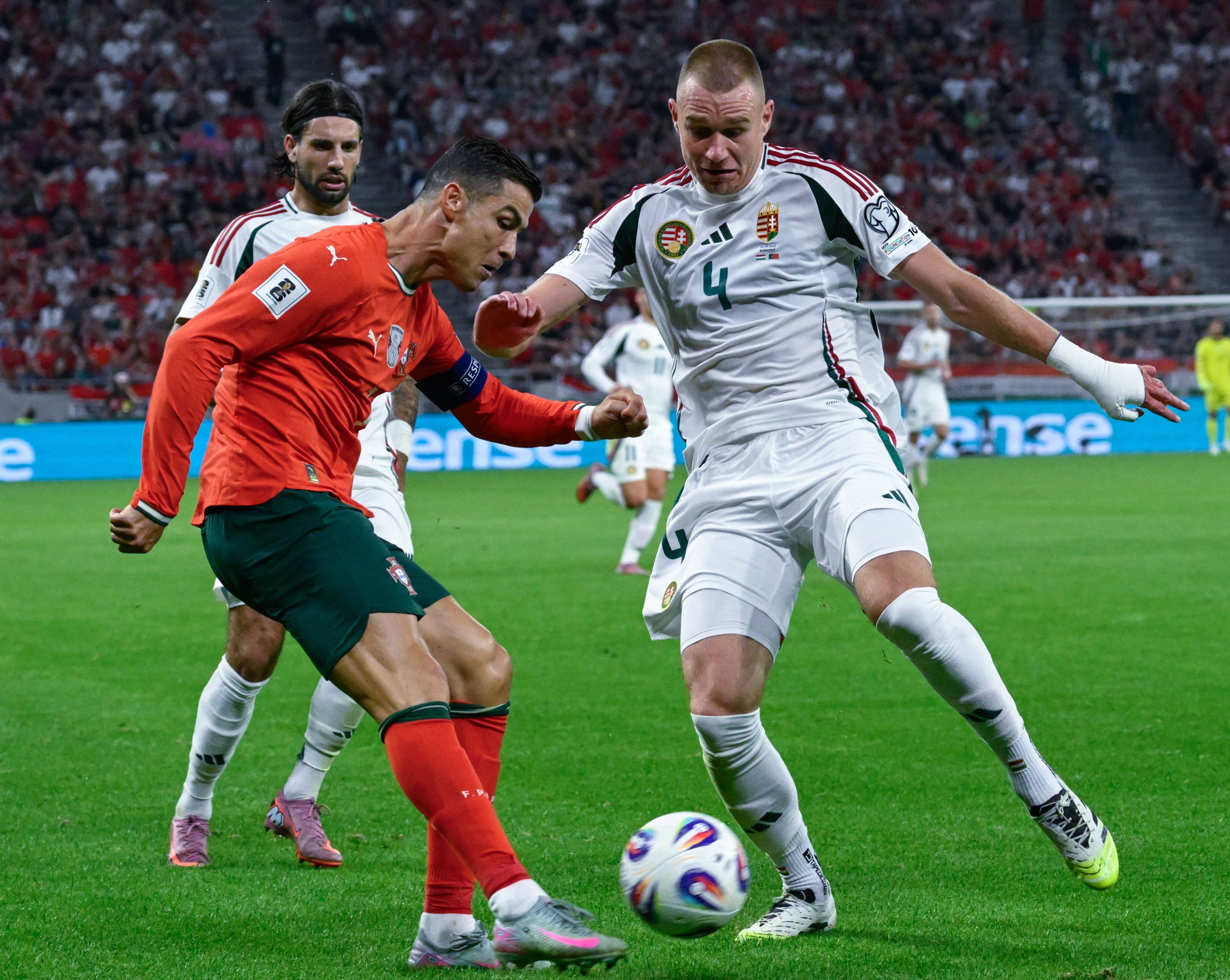 kaiyunapp-葡萄牙体育训练开放日，加时末段门线救险引欢呼，西甲在即，训练强度明显提升的简单介绍