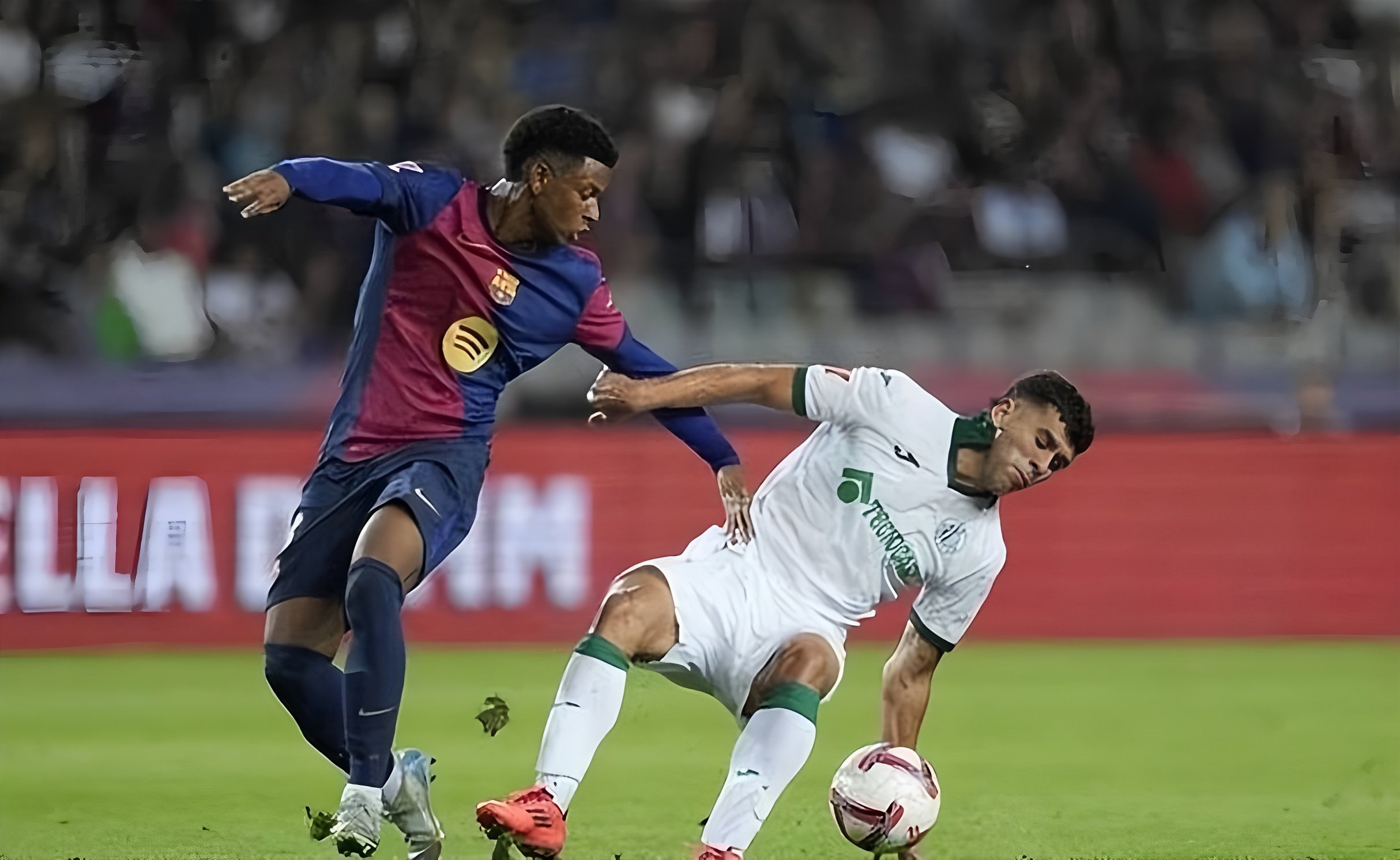 关于赛前切尔西调整名单以备西甲，内部沟通环节打磨，气氛紧张，心理建设被强调的信息