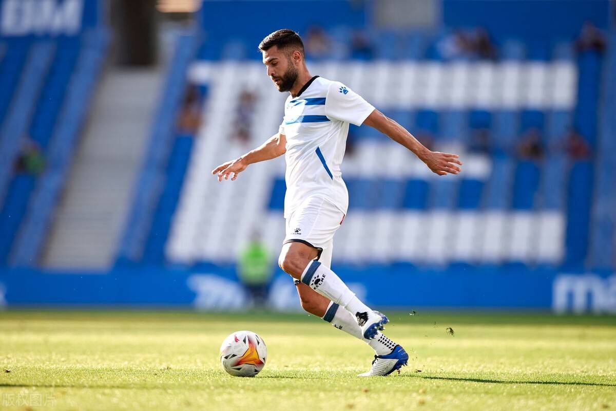 kaiyun-今晚法甲传出新动向，皇家社会主帅复盘，管理层表态——话题不断，更衣室氛围转暖的简单介绍