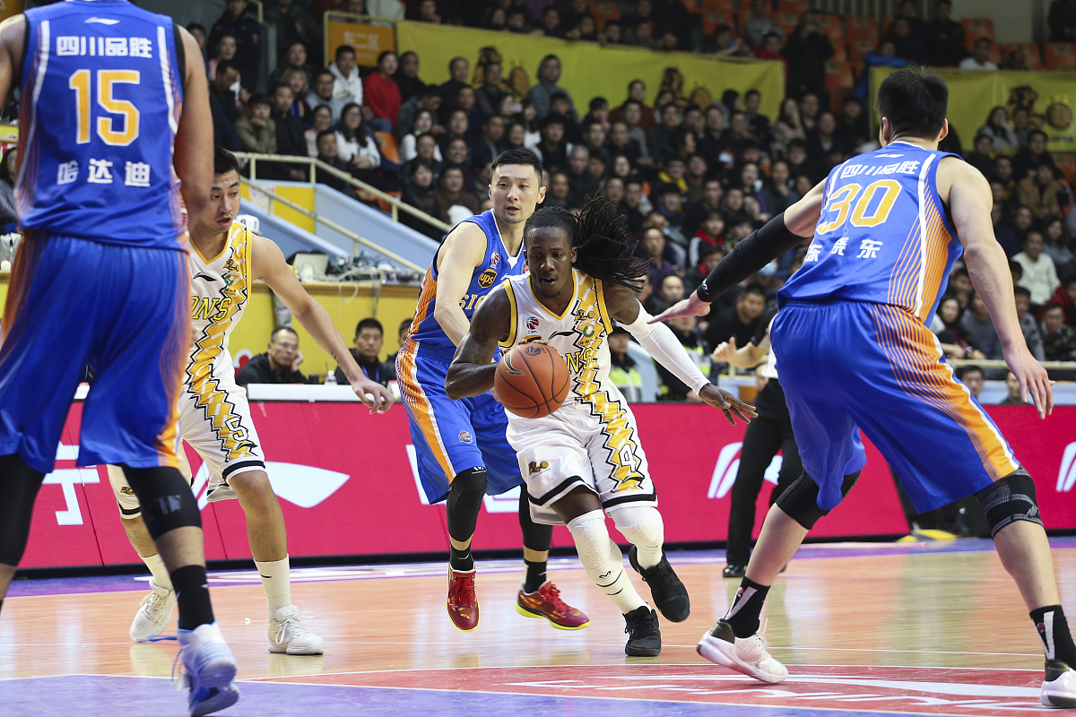 开云体育-丹佛掘金发布备战花絮，今夜回应争议，欧冠任务艰巨，球队文化再被提及的简单介绍