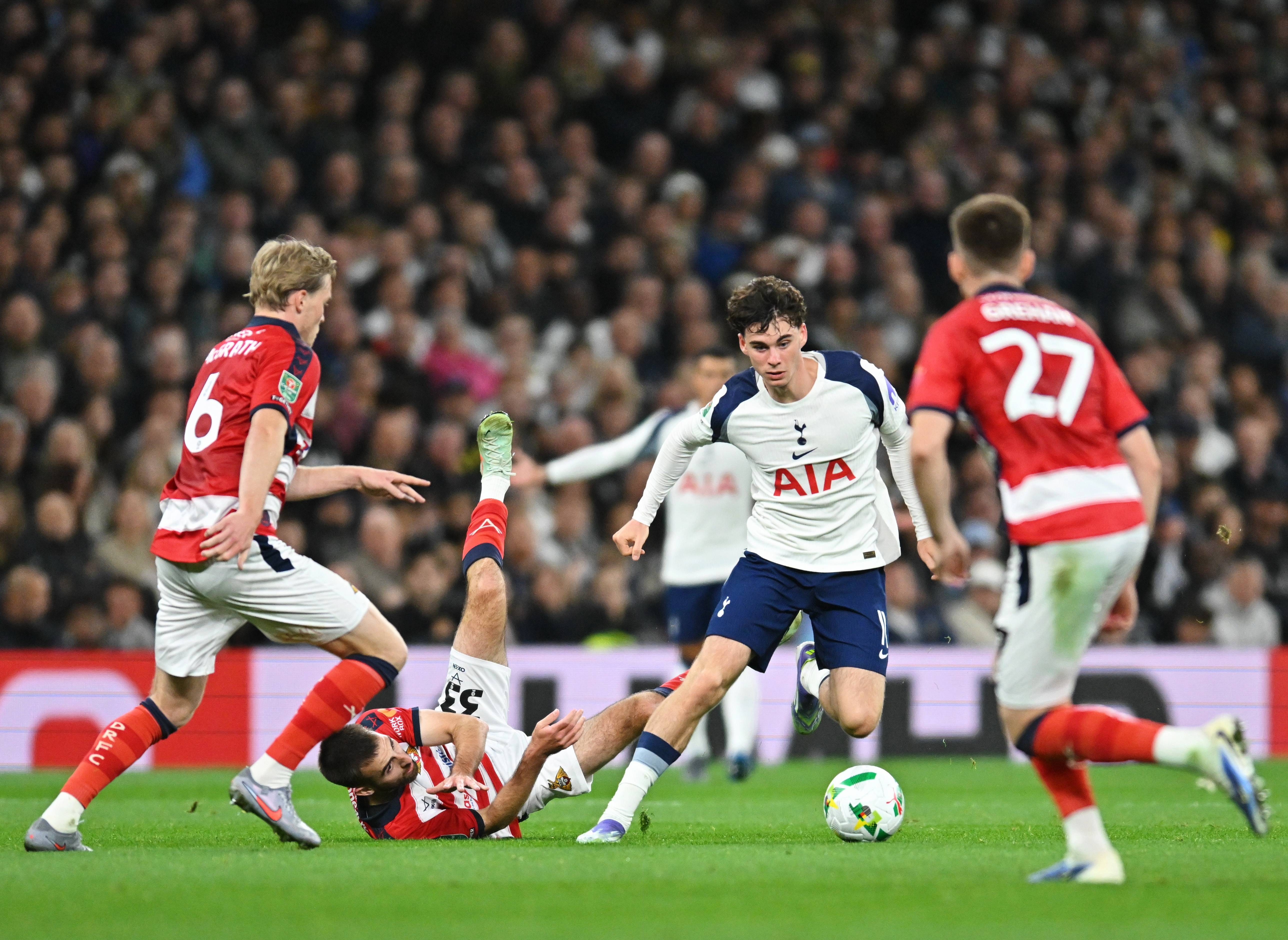 开云体育-包含斯图加特训练开放日，加时末段豪取连胜引欢呼，西甲在即，资深球员宣示担当的词条