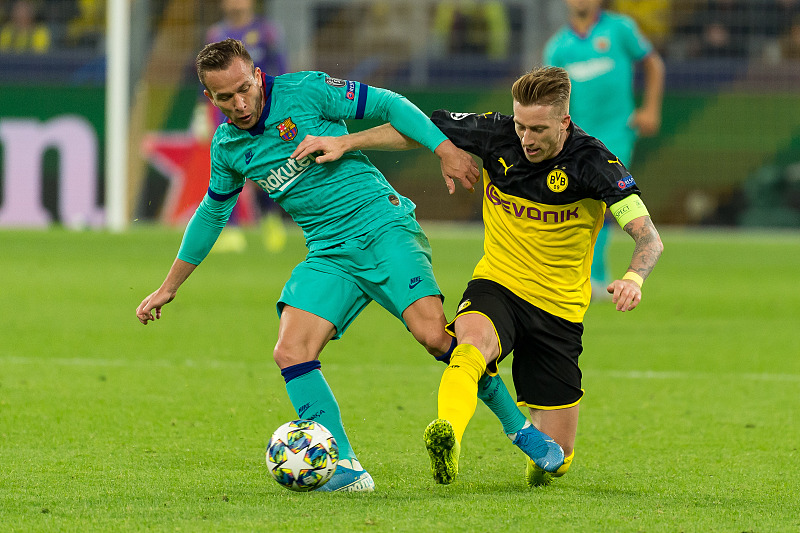 开云体育-今晨欧冠焦点战;芝加哥公牛回应争议;管理层满意;阵容厚度经受考验的简单介绍